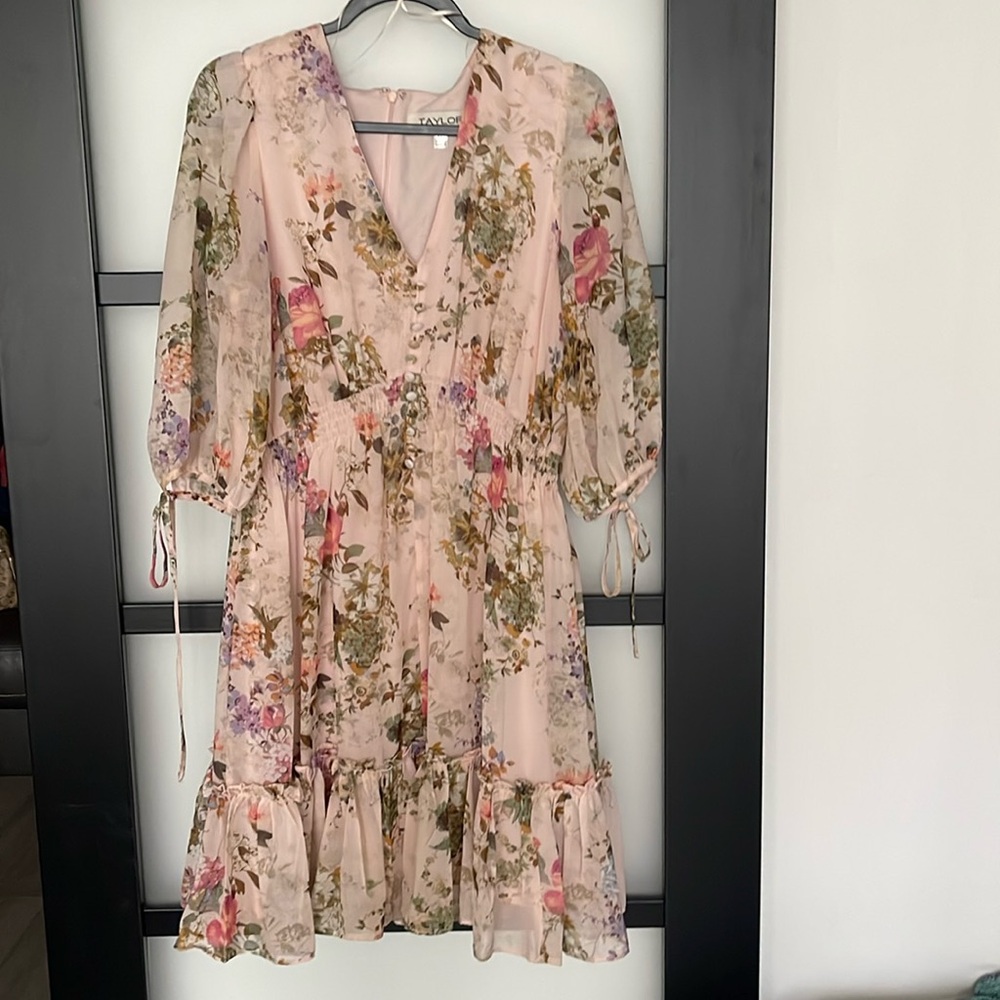 Taylor Boho Peach floral dress EUC